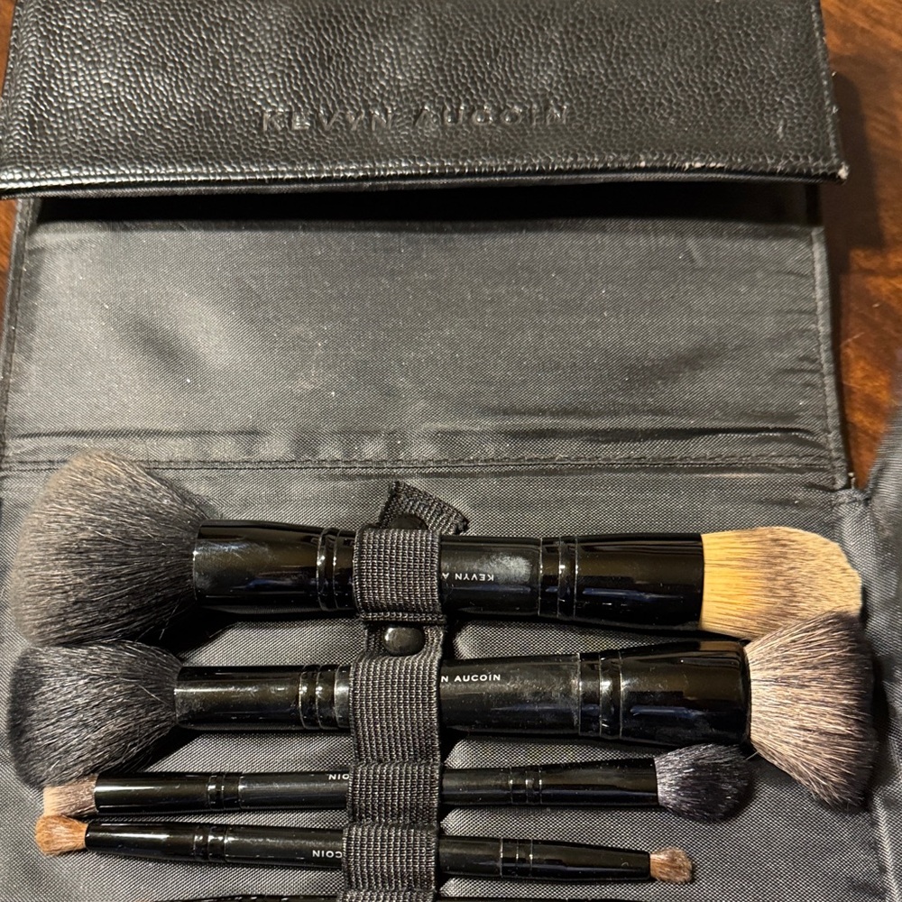 Kevyn Aucoin Black and Brown Makeup Brush Set